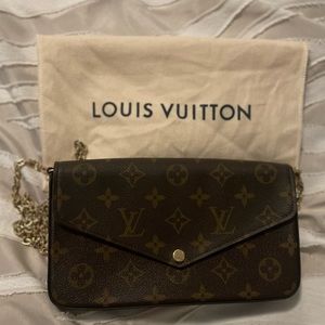 Louis Vuitton • FÉLICIE POCHETTE • Monogram • Authentic